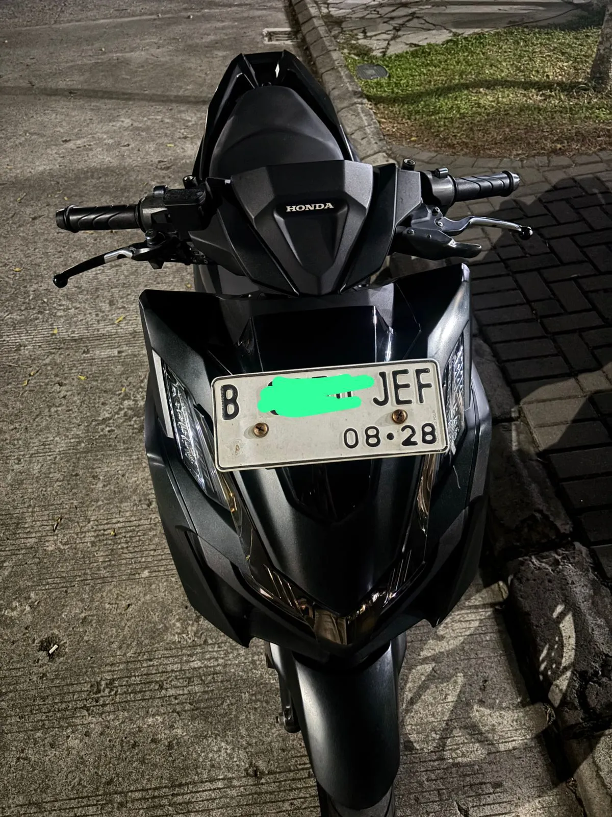 Motor Honda Vario 160cc Keyless Bekas 2023 2023 bekas di Tangerang Kota LapakMotor.id